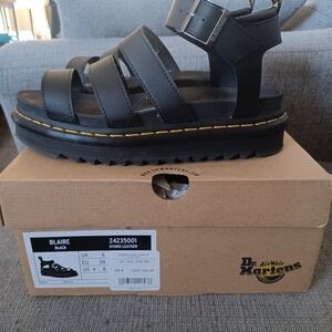Dr martens hydro leather sandals size 8
